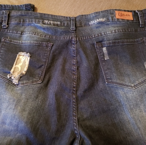 L&B plus size distressed jeans - Picture 4 of 7